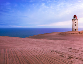 Q. 피상속인이 매매계약을 체결하고 계약금(10%)을 수령한 상태에서 상속이 개시 된 경우로서 상속인은 피상속인이 체결한 매매대금에서 계약금을 제외한 금액으로 상속세신고를 완료하였고, 피상속인이 체결하였던 부동산 매매계약을 승계하여 매매잔금을 수령하고 매매를 종결하는 경우 상속인은 부동산 양도신고를 어떻게 하여야 하는 것인지?A. 피상속인이 부동산 양도계약을 체결하고 잔금청산 전에 사망한 경우에는 양도대금 전액에서 상속개시전에 영수한 계약금 등을 차감한 잔액을 상속재산의 가액으로 하는 것이며, 당해 부동산을 상속인이 상속받아 양도한 것으로 보아 양도차익을 계산함에 있어서는 그 양도대금 전액을 소득세법 시행령 제163조 제9항의 규정에 의한 취득당시의 실지거래가액으로 보는 것입니다.관련규정 : 소득세법 시행령 제163조 제9항, 상증, 재산세과-523, 2008.07.14 